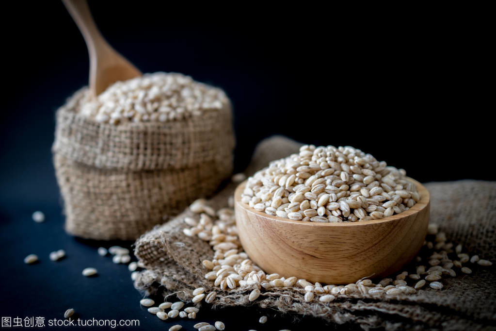 珍珠大麦 被低估的谷物种子与健康之选